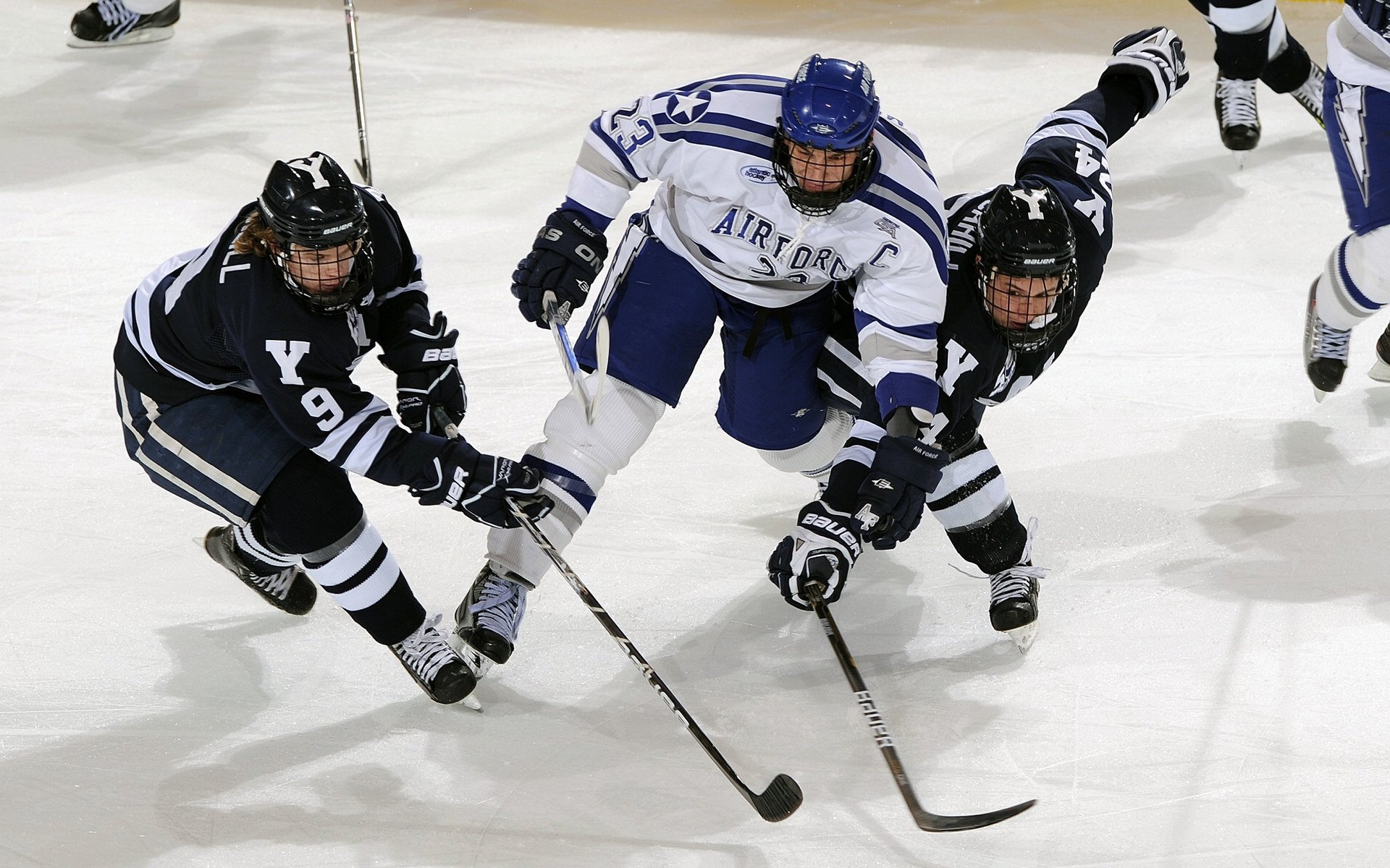 河北队技高一筹，团结取得胜利